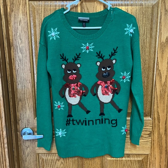 Women’s Ugly Christmas Sweater / Christmas Sweater #Twinning - Picture 1 of 5